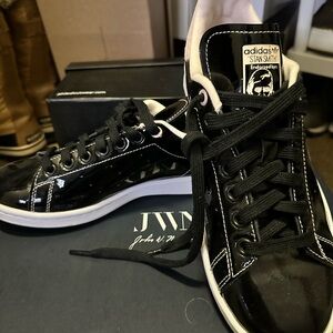 listing-status-banner